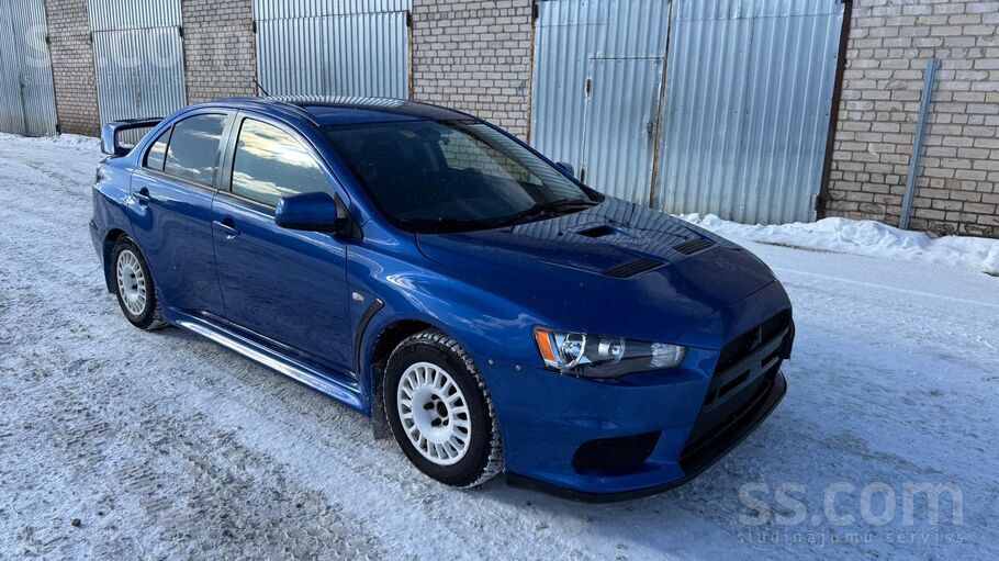 Uzņēmums pārdod Mitsubishi Lancer Evolution X. Auto no Asv Latvijā ievests u