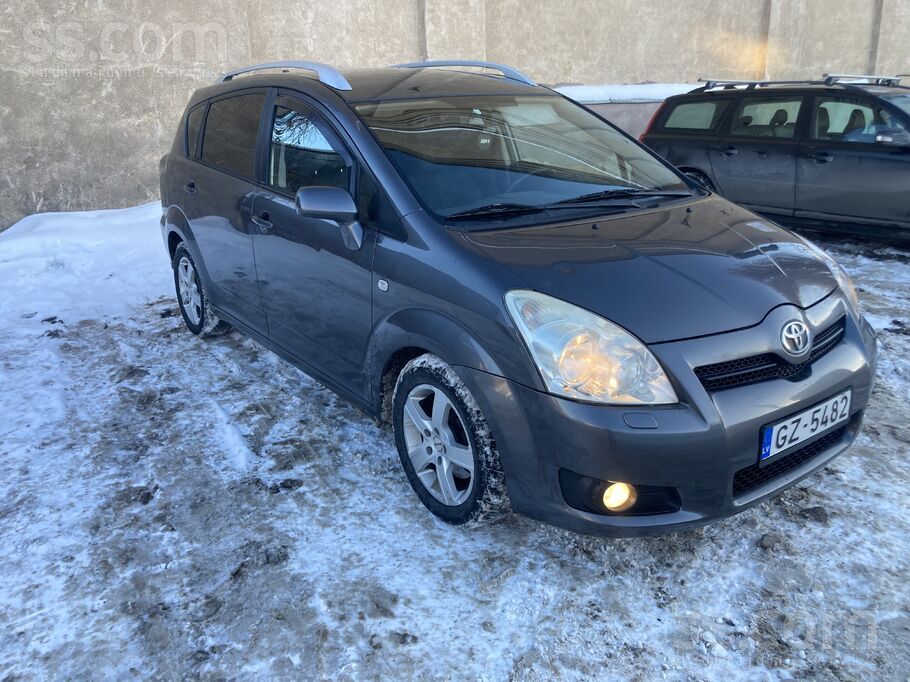 Toyota Pārdod auto ar nesen izietu TA. Motors 2.2D 100kw.