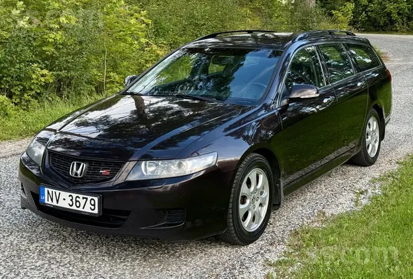 Honda Accord “Facelift” modelis ar 2.0L, 114kw (155hp) benzīna dzinēju un ma