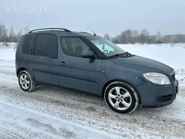Pārdošanā ļoti labā stāvoklī esošs Škoda Roomster ar uzticamo 1.4 benzīna dz
