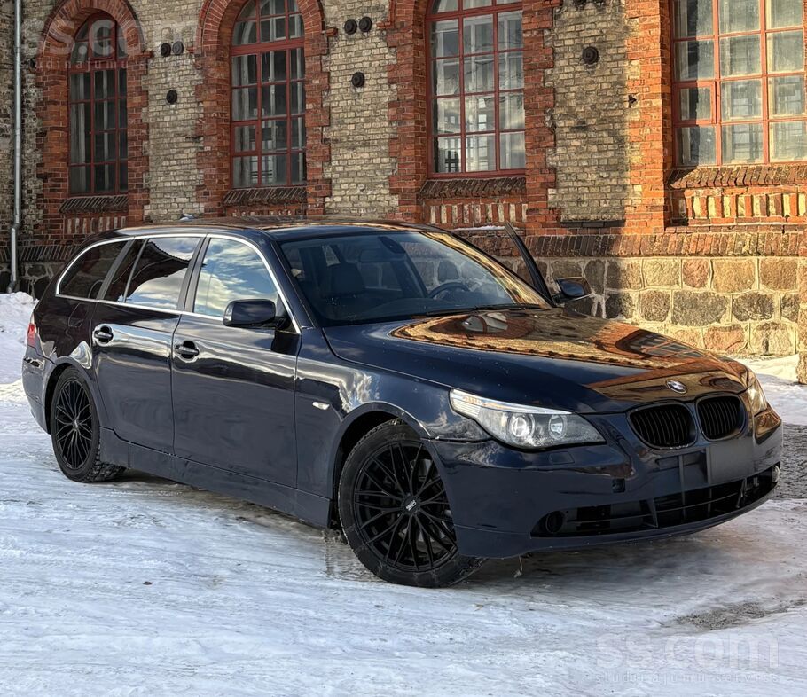 BMW Pardod BMW E61 530d (2004)