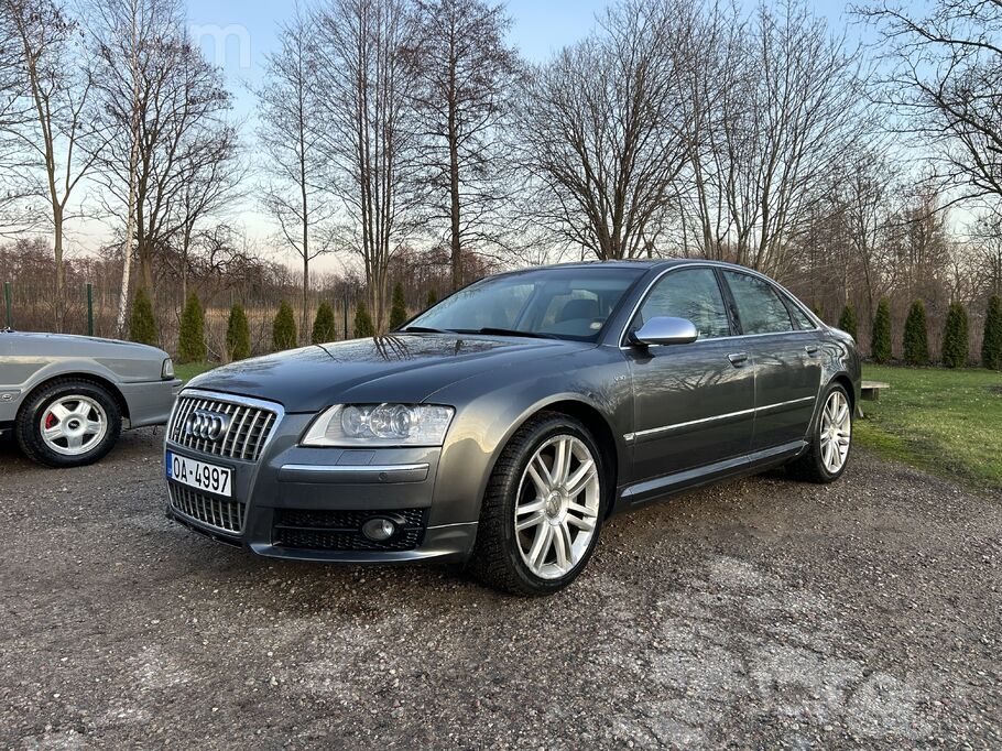 Audi S8