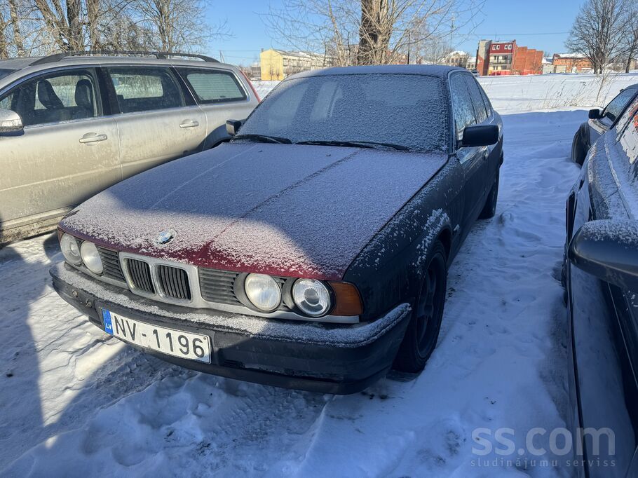 BMW Jauna skate, jauni spārni, jaunas riepas, bremzes.