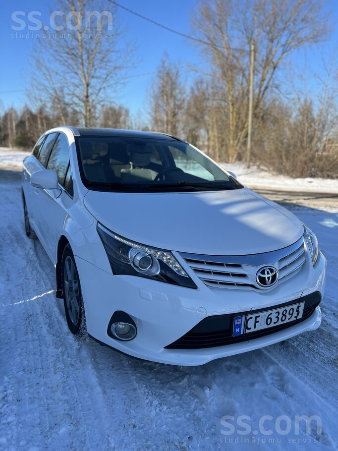 Toyota Executive Premium versija .