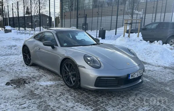 Porsche 911 Carrera T. 
Esošo finanšu saistību atlikums un šī auto amortizā
