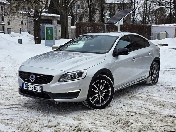 Volvo Pārdošanā Volvo S60, Cross country, tiko ievests n