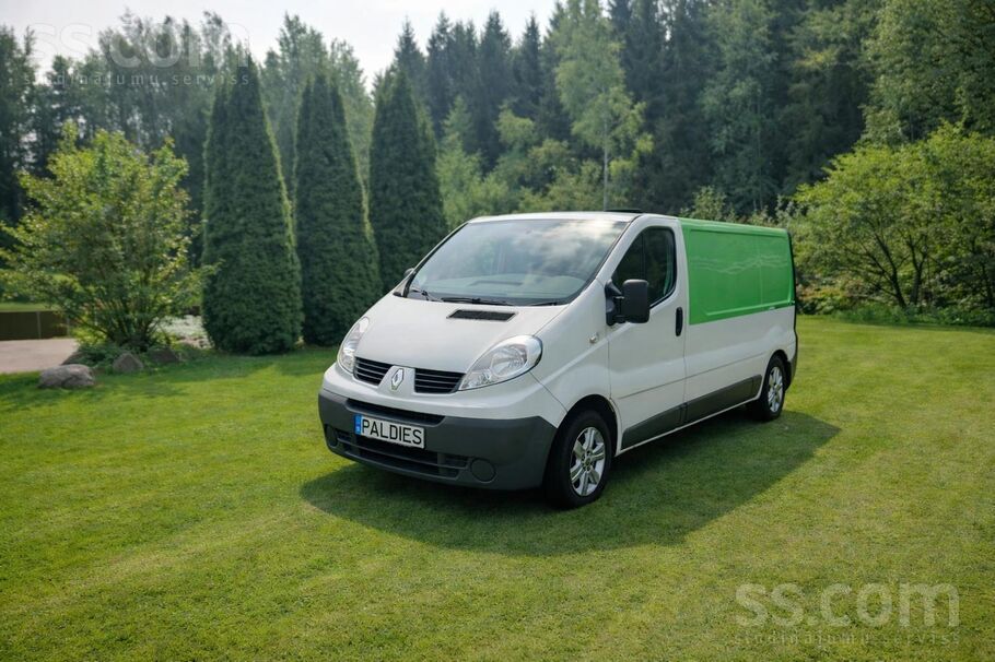 Renault Pārdod Renault Trafic 2.0 dīzelis. sīkāk zvanot.