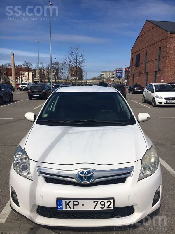 Toyota Pārdodu koptu Toyota Auris 1.8 Hybrid, 2011. gada.