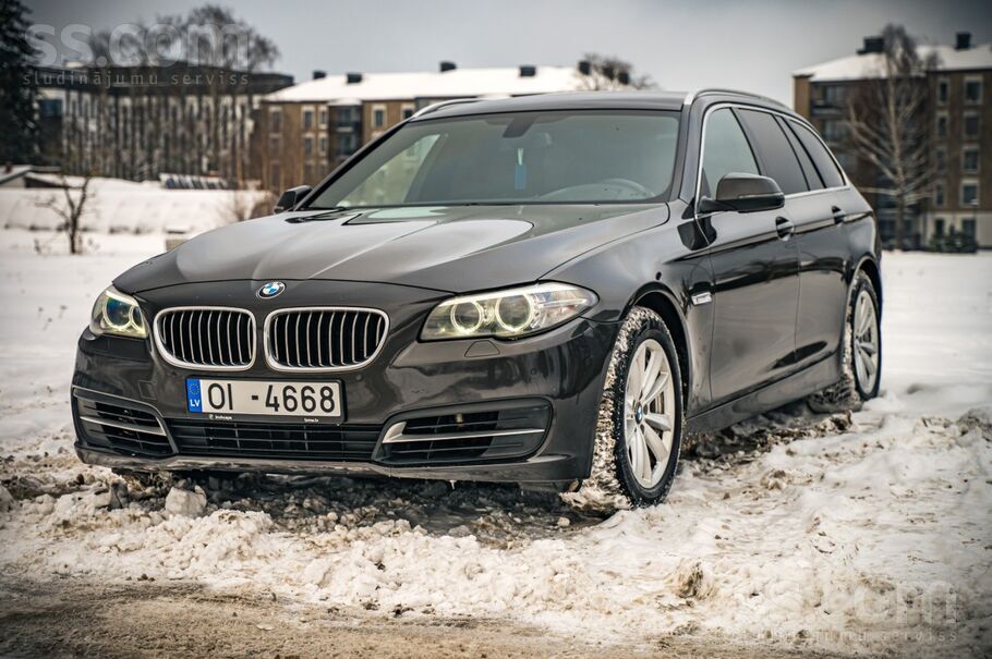 Pārdod BMW 530 3.0 dīzelis, Facelift, automātiskā Ātrumkārba.
Auto labā