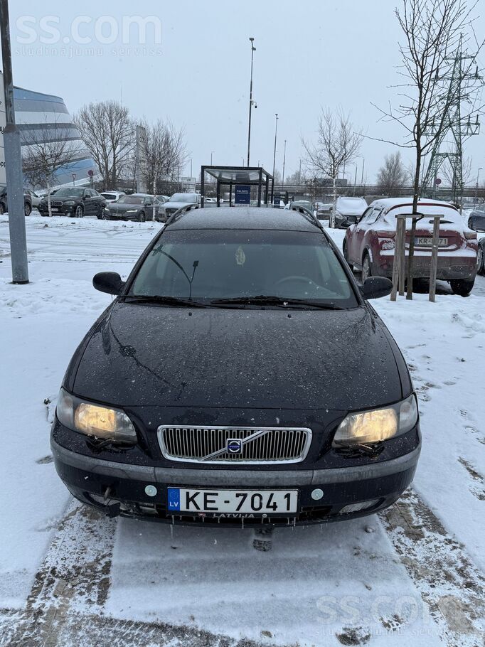 Volvo Pārdodas Volvo V70 ar D5 common rail motoru. 