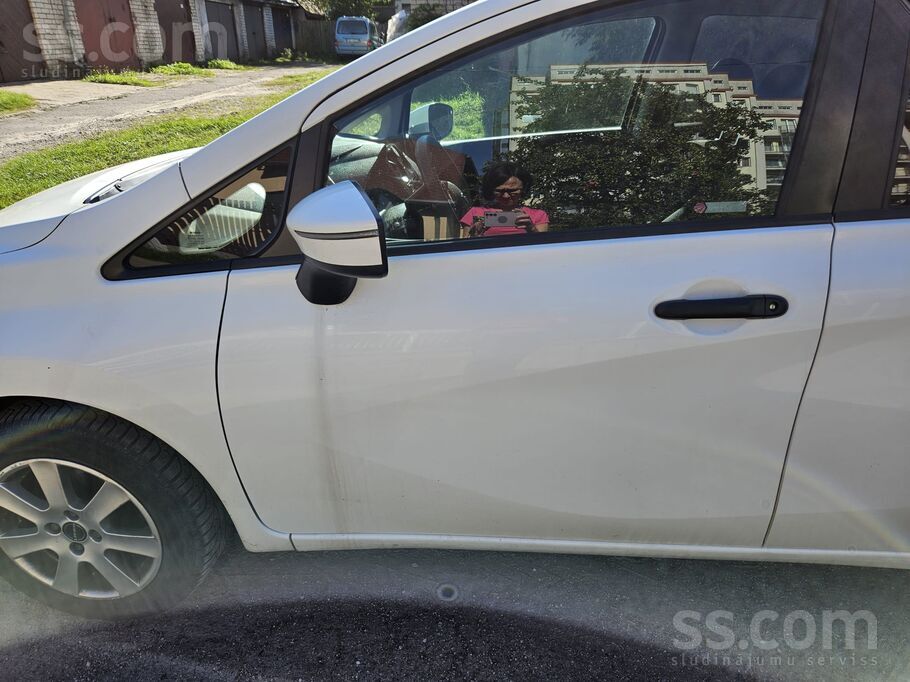 Nissan Pārdodu auto. Jauns sajūgs, jauni abu logu tīrītāj