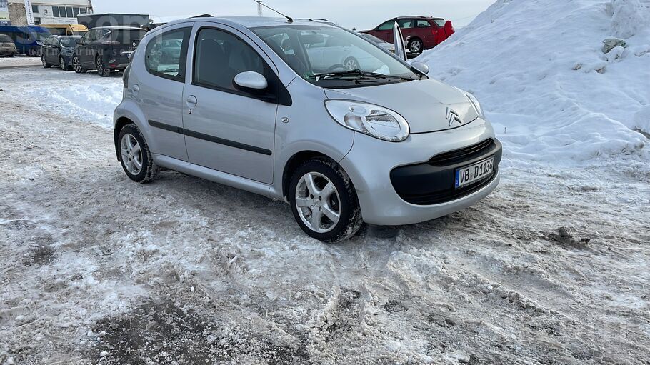 Citroen Pārdod mazu bet ekonomisku auto ar mazu nobraukumu