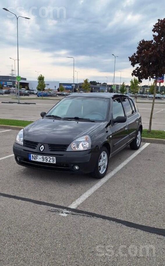 Renault Pardod normalu , ekanomisku autiņu. Rūsa gandriz n