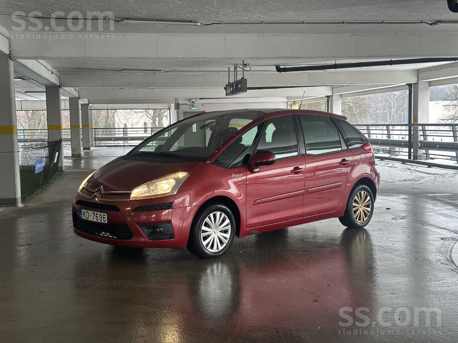Citroën C4 Picasso
2010 год
1.6 Tdi
Комбинированный расход: 5 л / 100 км
