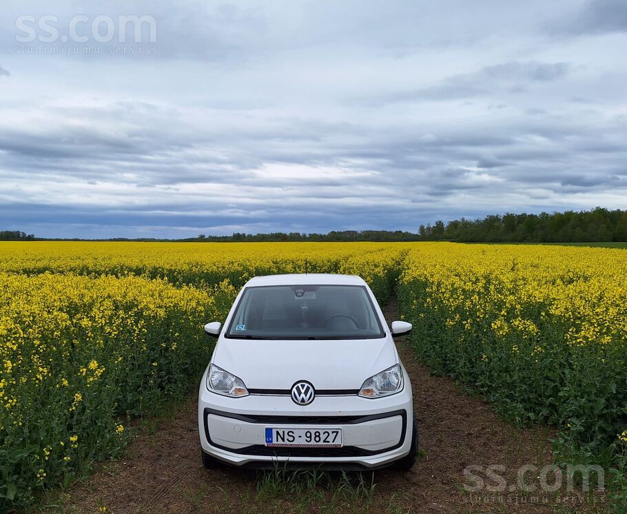 Auto pa lielam ideālā stāvoklī.
Pirms 6t nomainīta z-siksna ar visiem sūkņ