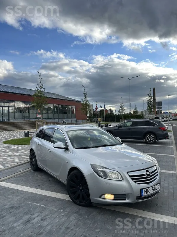 Opel Insignia - 1