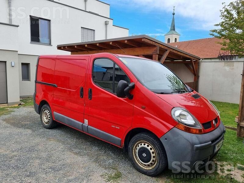 Renault Parlasita piekare jauni suporti jauni amiši utt. t