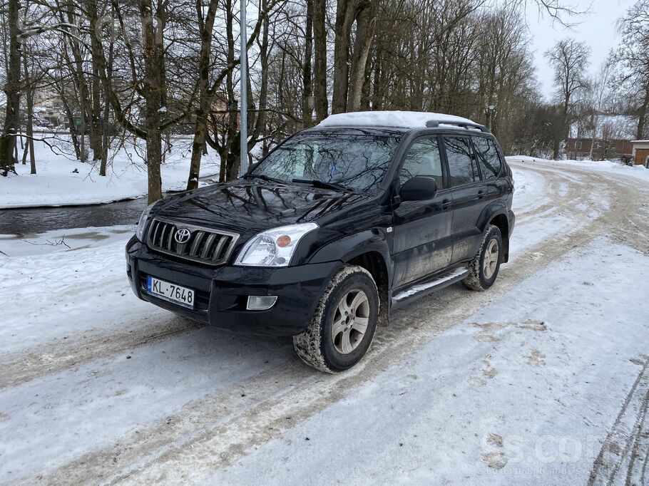 Toyota Tirgojās Land Cruiser, labā tehniskā stāvoklī, ir 