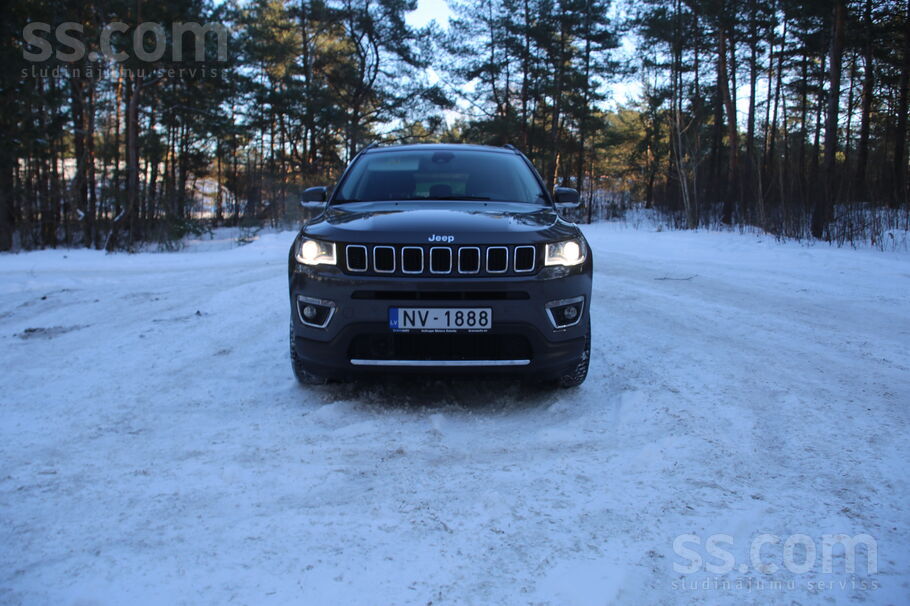 A/m numurs iekļauts cenā. Automašīna ideālā stāvoklī. Alpina mūzikas sistēma