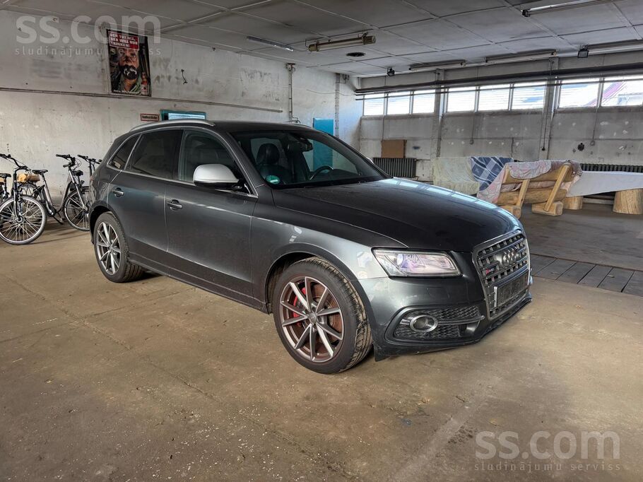 Audi Sq5 No Vācijas . Viens saimnieks, visas servisa ap