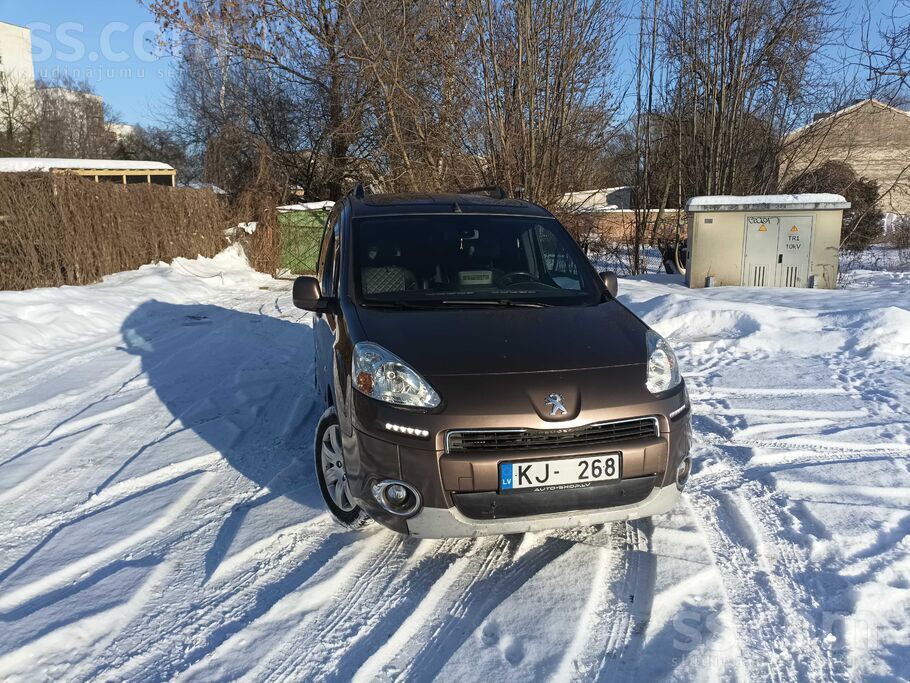 Peugeot Pārdodu savu drošu auto labā tehniskā stāvoklī. Te