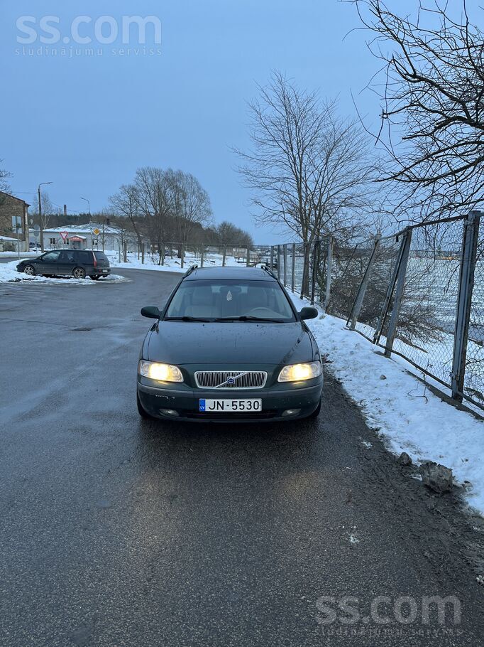 Volvo Pardodas Volvo v70 2.4T ar 147Kw , Automāts