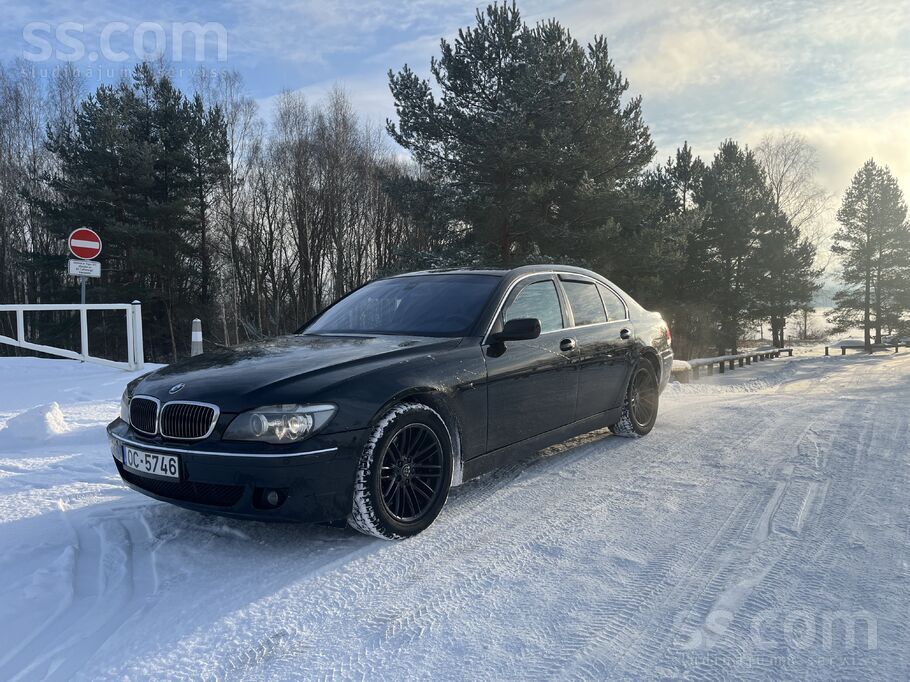 BMW Tirgojas labi saglabāts auto. 