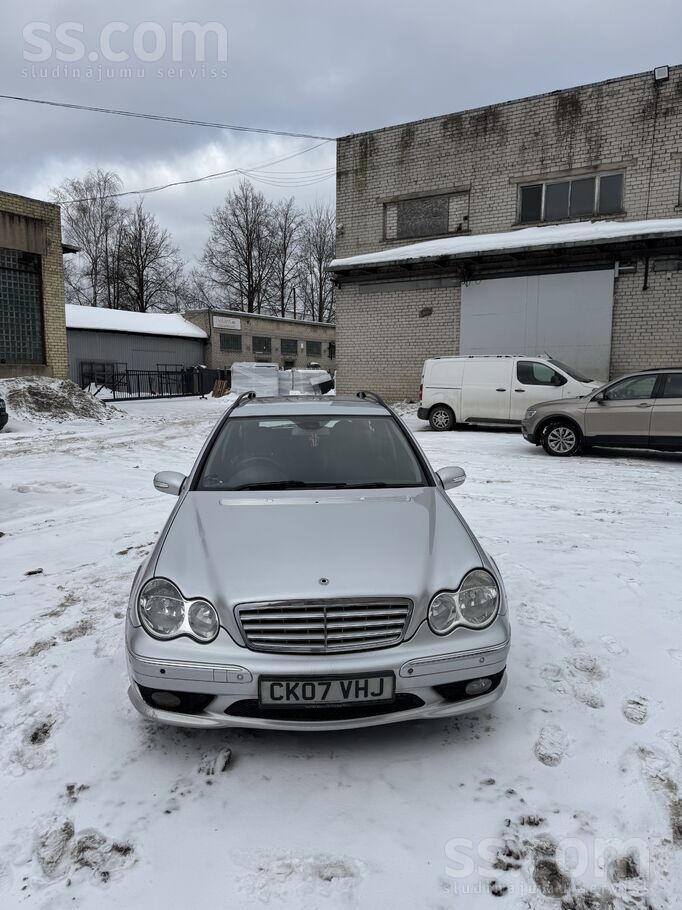 Mercedes Anglis. Perfekts donors, rūsas ļoti maz, nav caurp