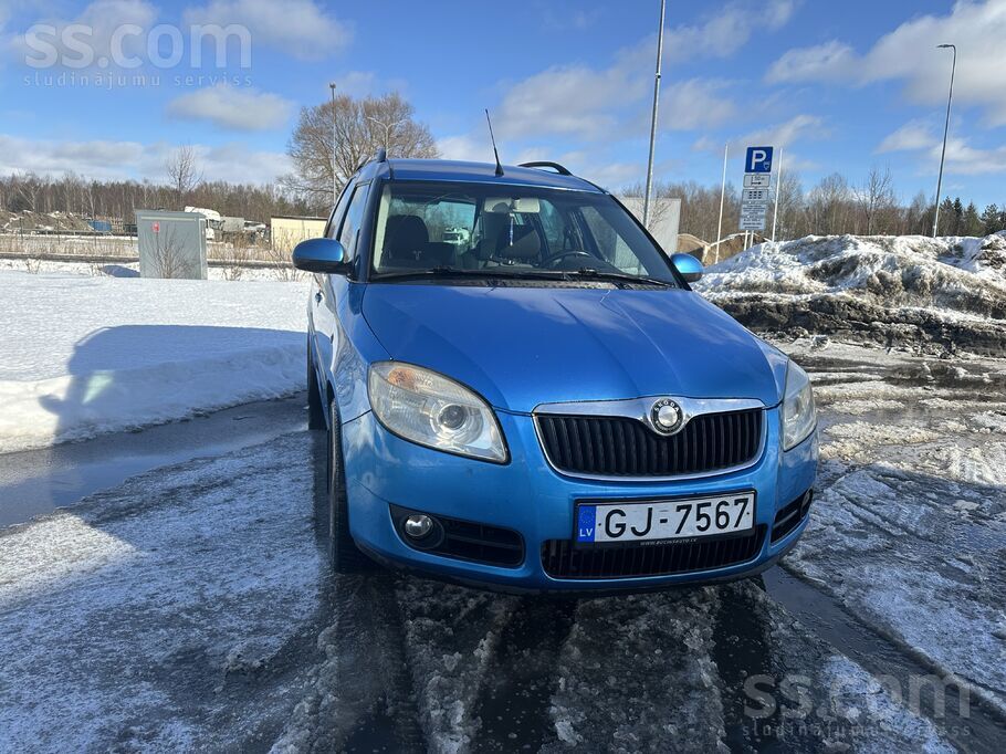 Skoda Pārdod uzticamu Škoda Roomster automašīnu 
