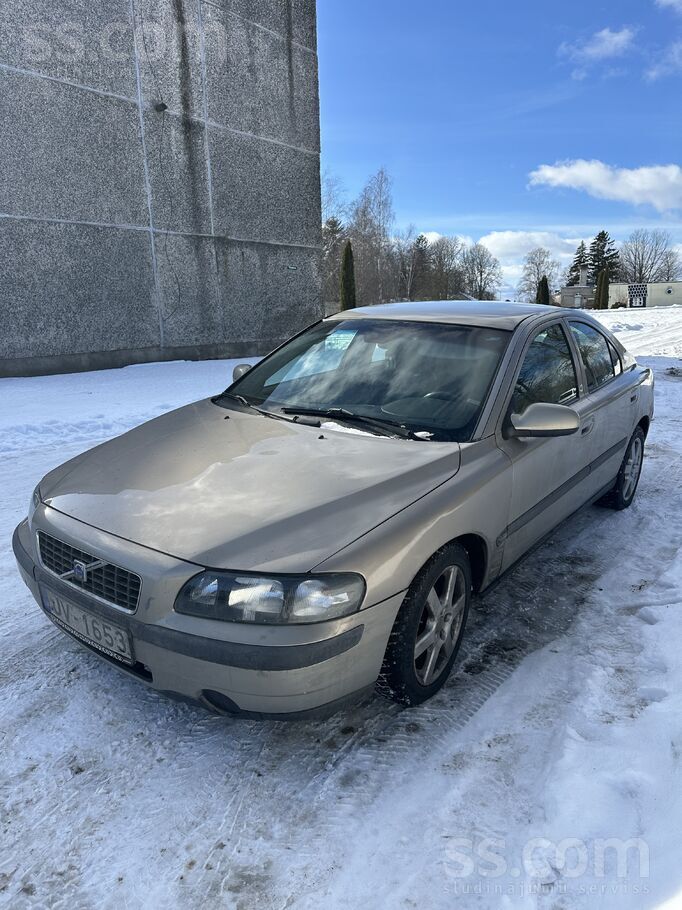 Volvo Pārdod Volvo s60, viss darba kārtībā, nav sarūsēji
