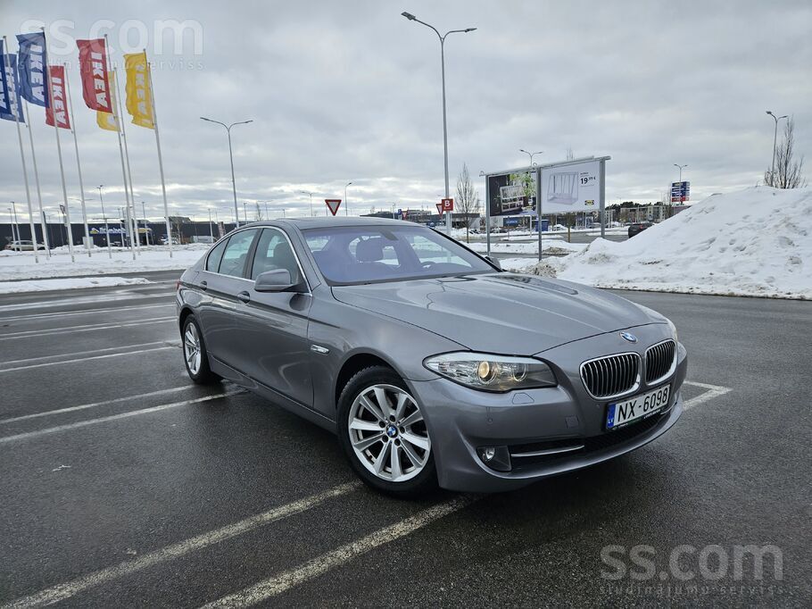 BMW Pārdod BMW 523i, 6 cilindru atmosfēriskais dzinējs