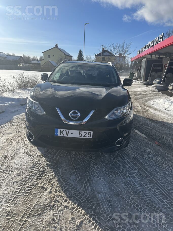 Nissan Pārdodu automašīnu ļoti labā braukšanas un vizuālā