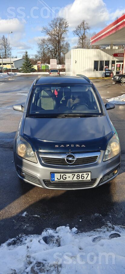 Opel Tiek pārdots ģimenes tanks - Opel Zafira B 2006.g.