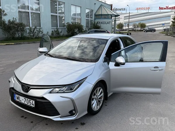 Toyota Corolla - 1