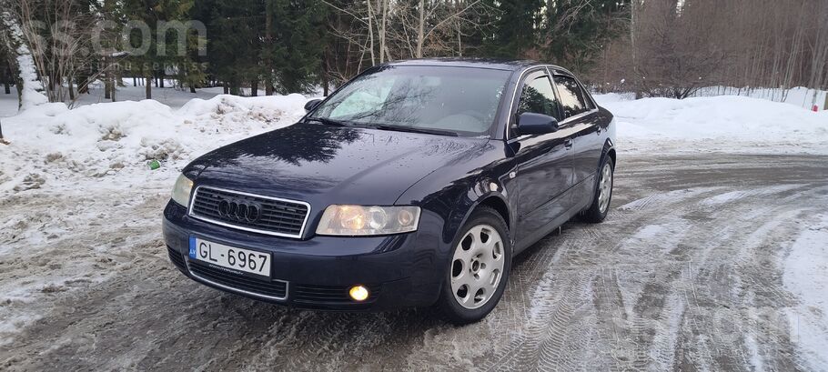 Audi Pārdodu audi a4 b6 2004 gads 2.0 benzīns ja intere