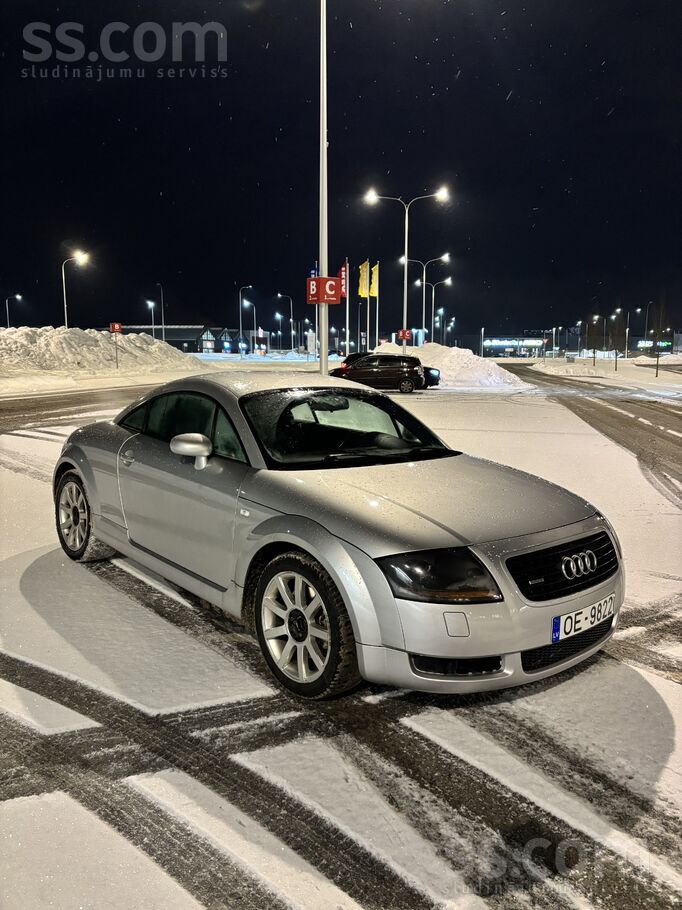 Audi TT mk1 quattro
1.8t 132kw
1999.gada
Manuālis.
248000 nobraukums.