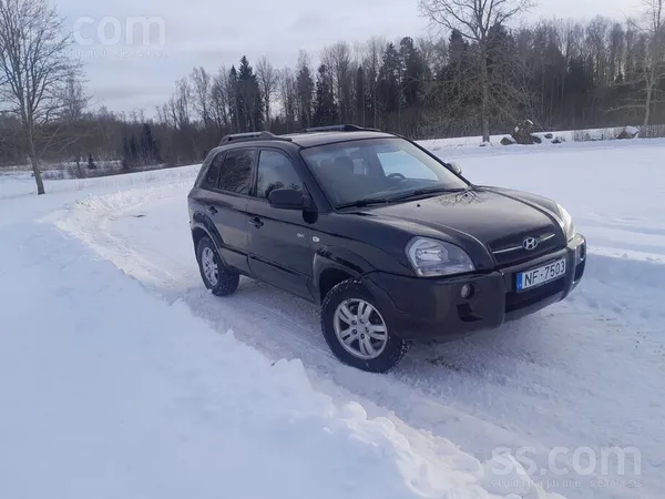 Hyundai Pārdod Hyundai Tucson labā tehniskā un vizuālā stā