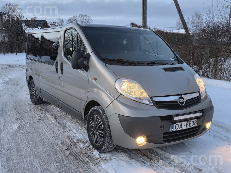 Opel Продаю Opel Vivaro 2011 года, 2.0 84kW, очень наде