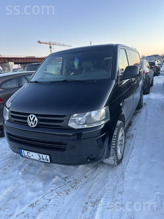 Volkswagen Volkswagen Caravelle. 