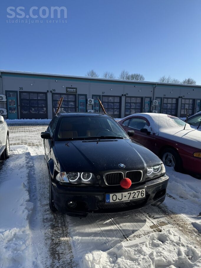BMW 320i, rūpnīcas M paka, individuālais "Arizona Sun"