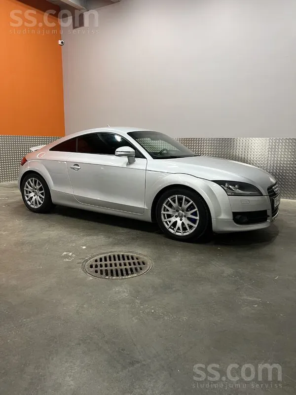 Audi Продаёт хозяин, перекупов просьба не беспокоить. 