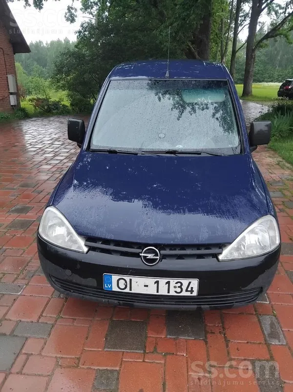 Opel Piecvietīgs opel Combo.