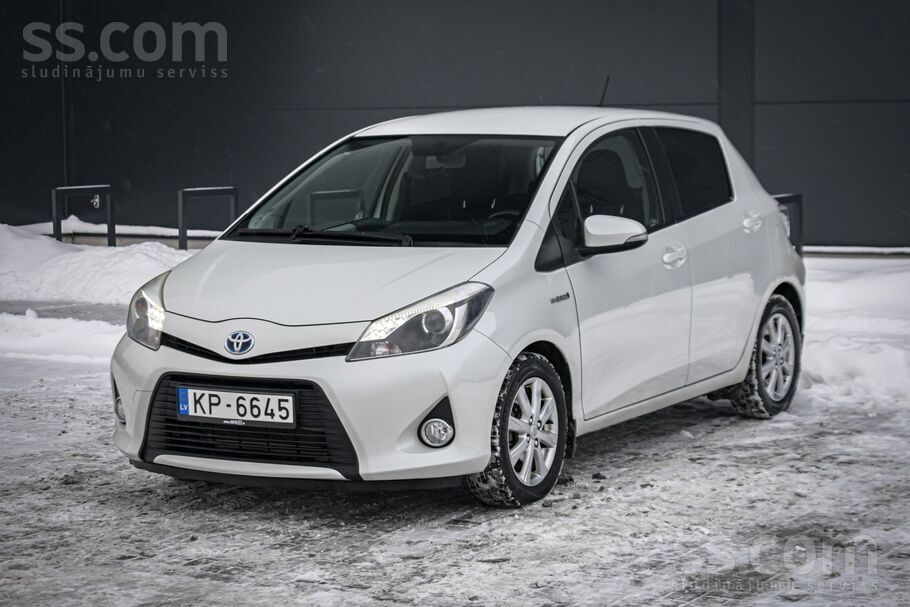 Toyota Toyota Yaris 1.5 hybrid, Automāts. 