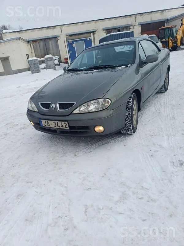 Renault Labā tehniskā un vizuālā stāvoklī. Jauns aklumator
