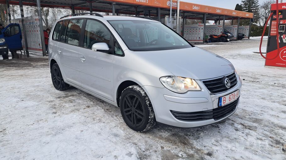 Volkswagen Tikko no Vācijas VW Touran 1.6i (75kw) 7-vietas. V