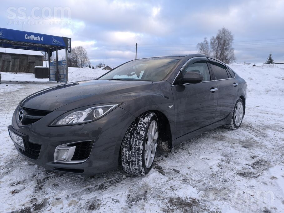 Mazda Auto ļoti labā stāvoklī. Iziets jauns texniskais. 