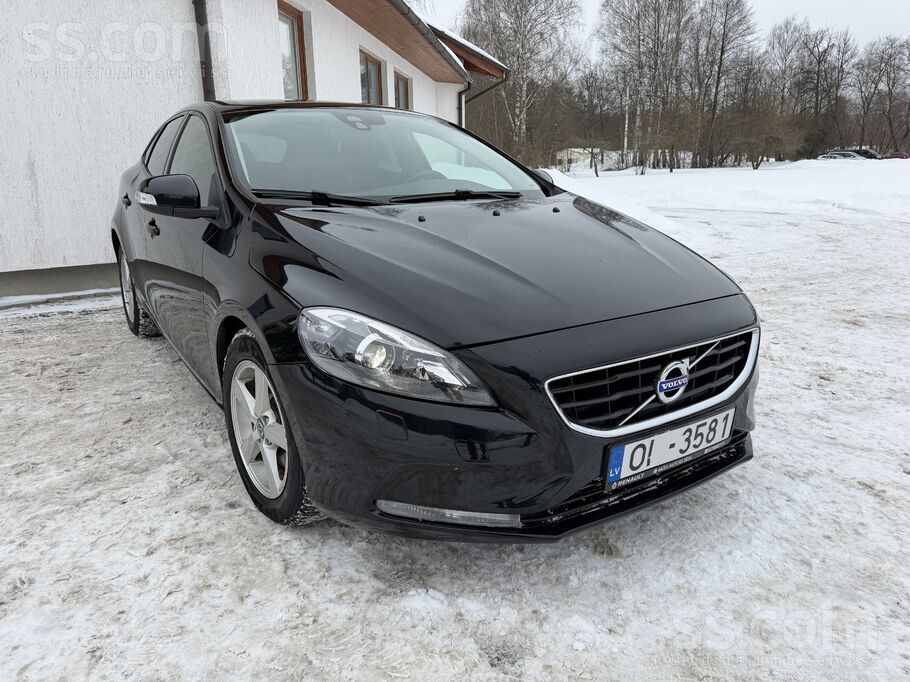 Volvo Pārdod Volvo V40 1.6d. 2014. gads, automāts. Jauna