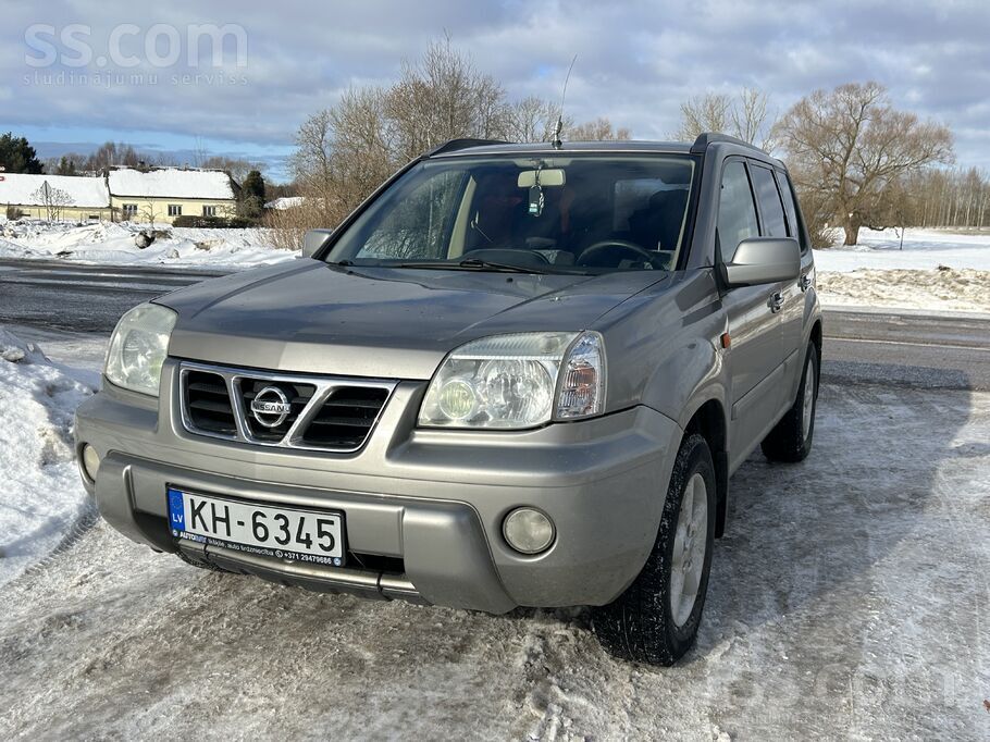 Nissan Pārdod Nissan X-Trail labā tehniskā un vizuālā stā