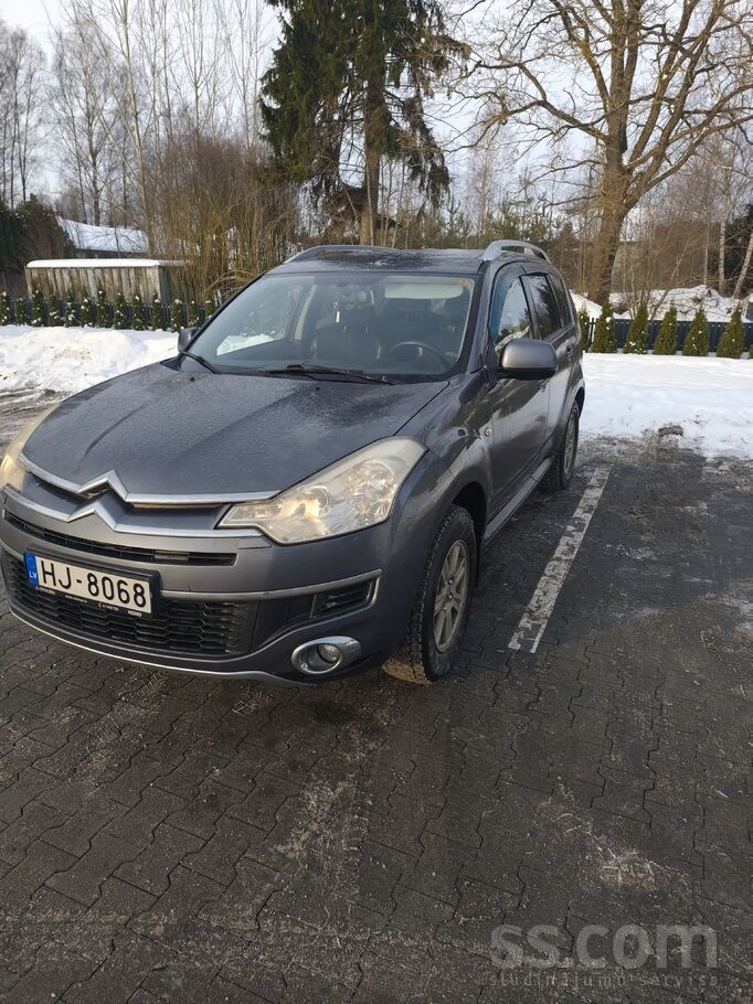 Citroen Tiek tirgots labs auto, cena mazliet runajama.