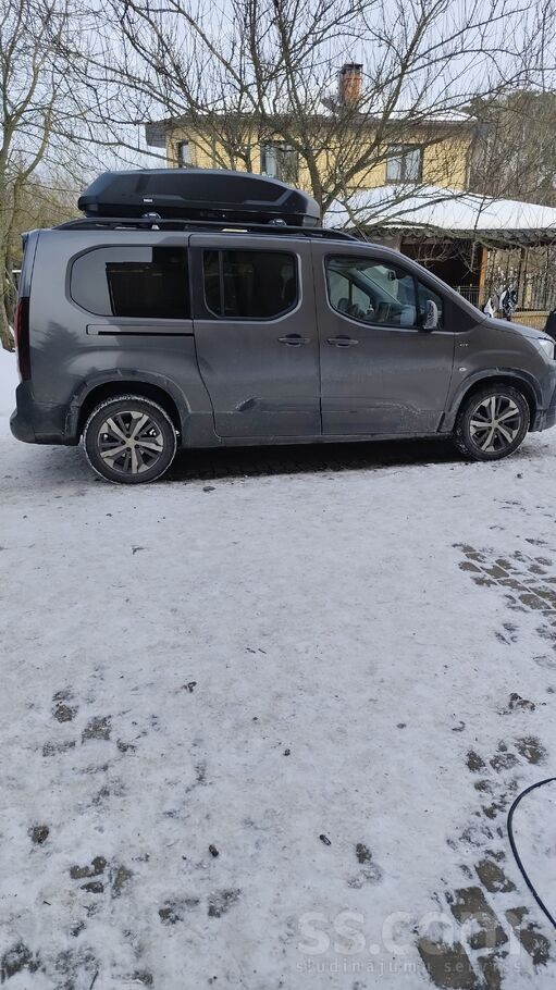 Peugeot Pārdodu automašīnu, garantija 5 gadi. Teicamā stāv